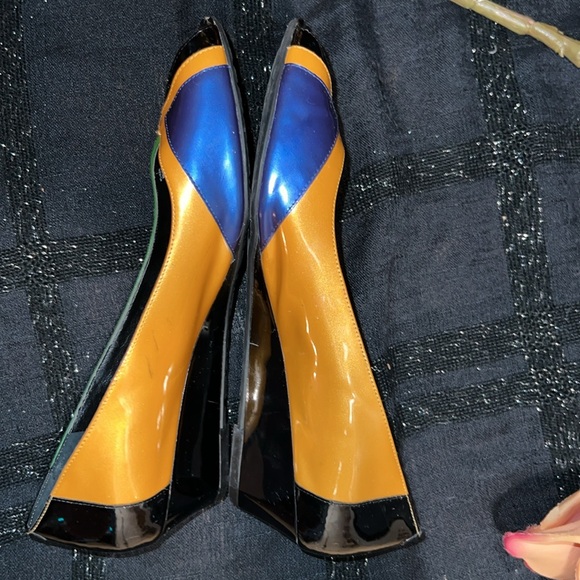 BCBGirls Size 7.5 Peeptoe Colorblock Wedges - Picture 6 of 13